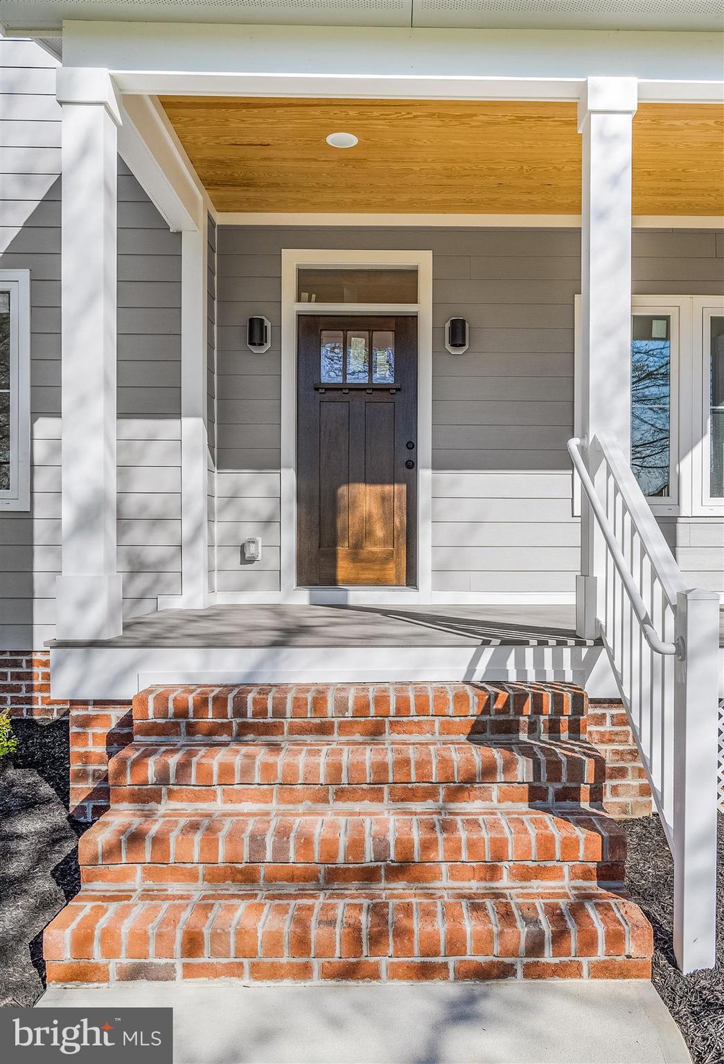 WALNUT HILL - Residential