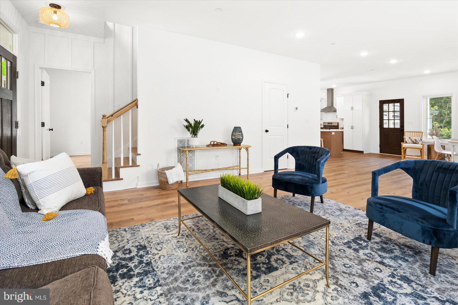 WALNUT HILL - Residential