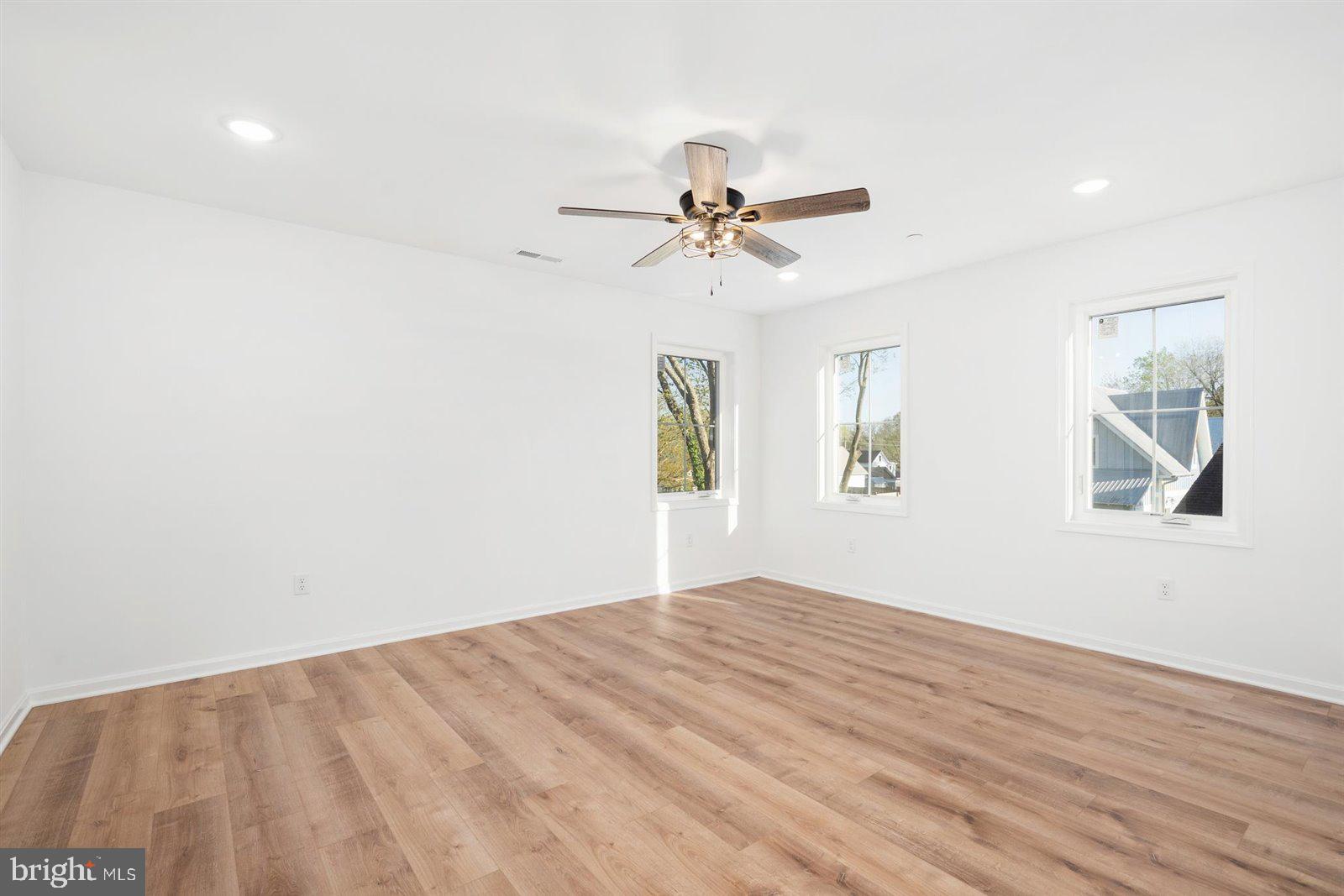 WALNUT HILL - Residential