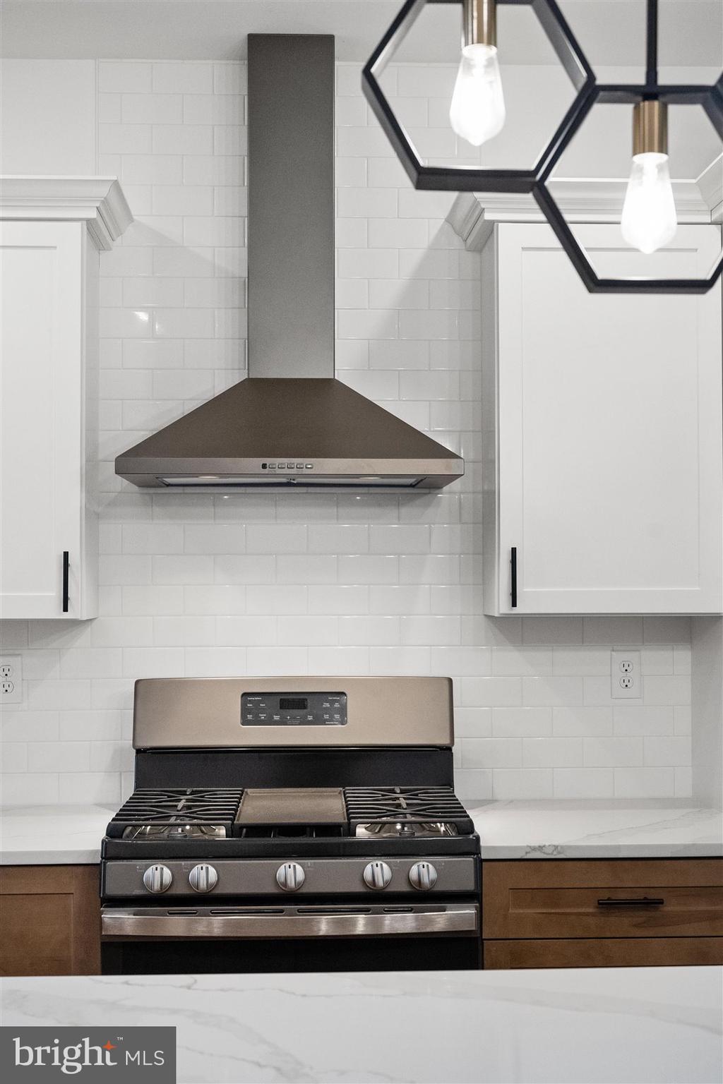 WALNUT HILL - Residential