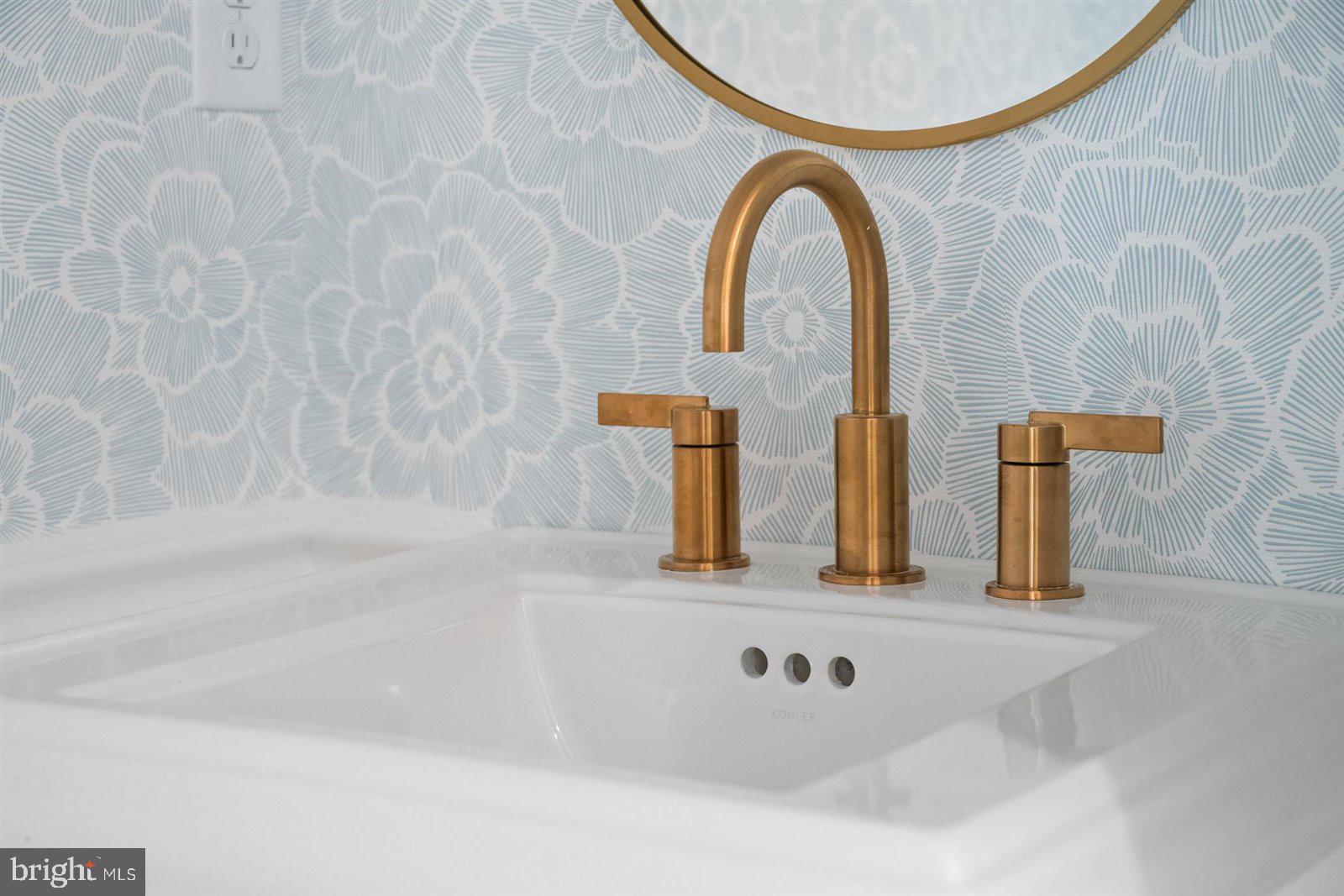 WALNUT HILL - Residential