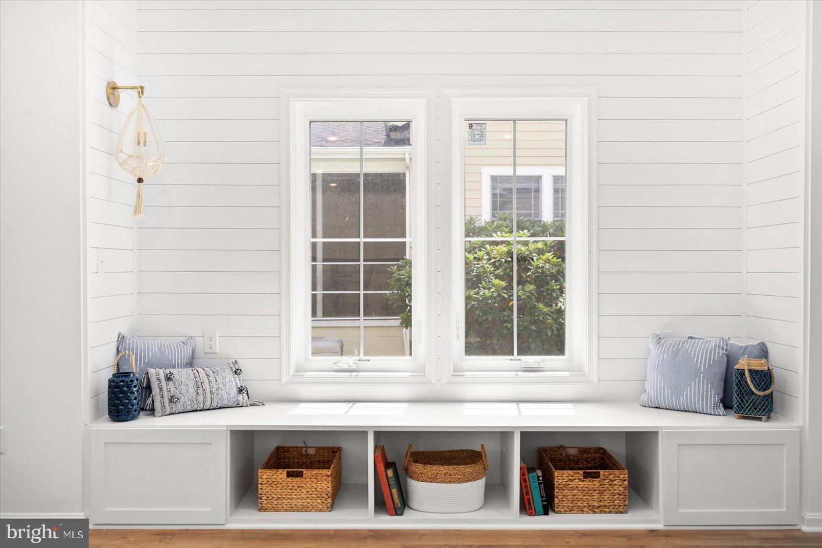 WALNUT HILL - Residential