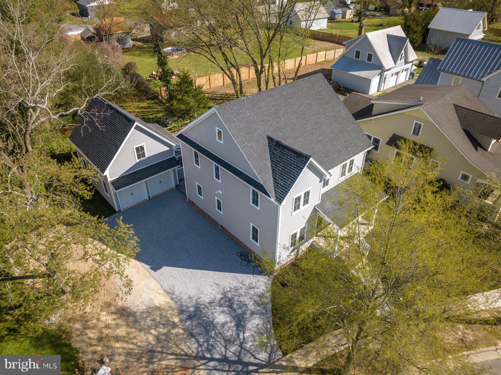 WALNUT HILL - Residential