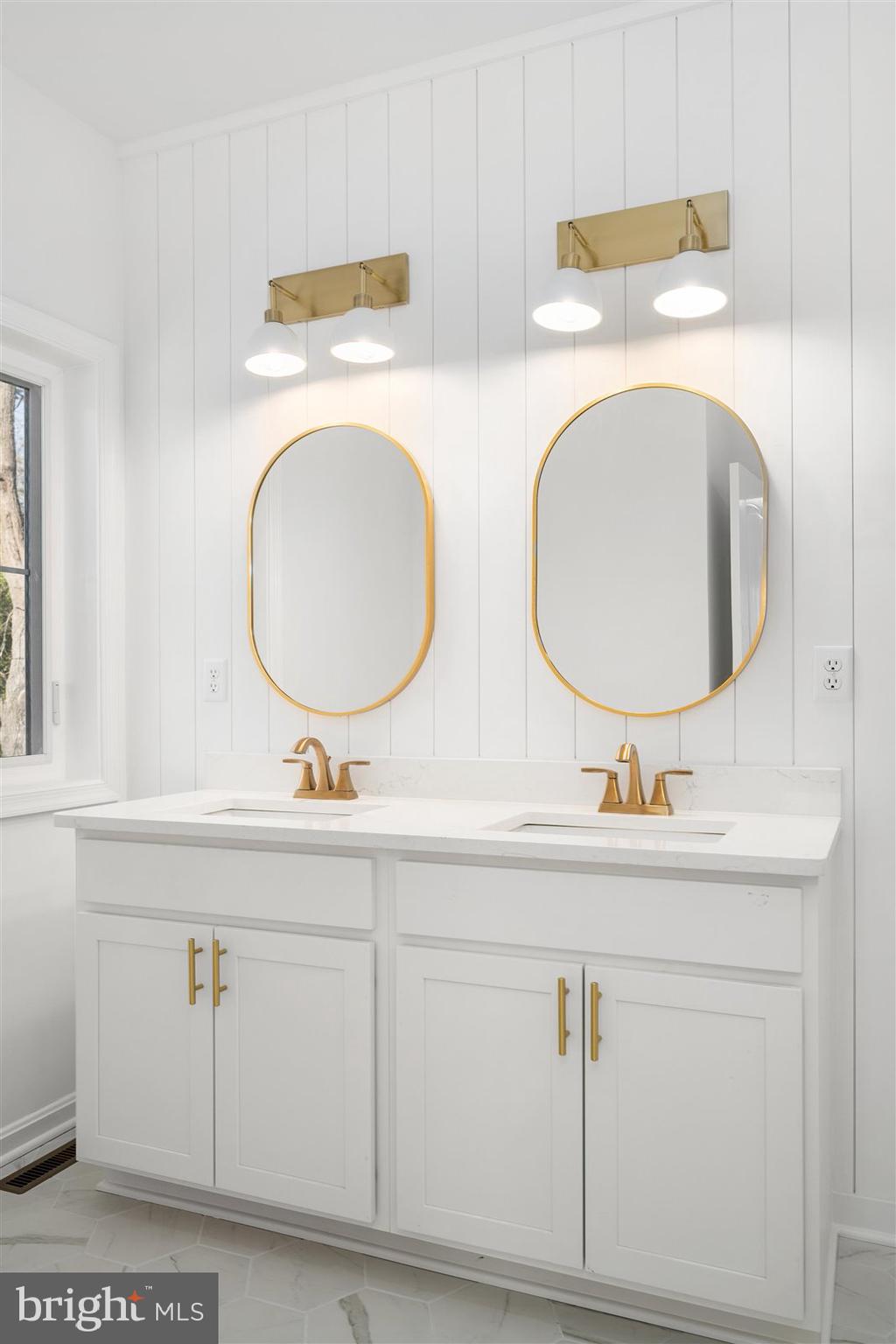 WALNUT HILL - Residential