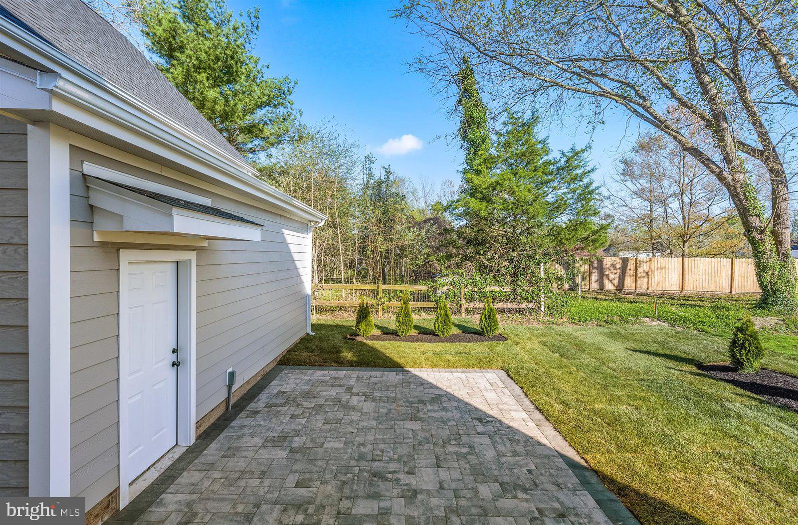 WALNUT HILL - Residential