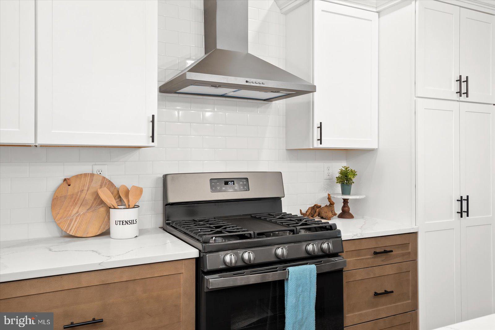 WALNUT HILL - Residential