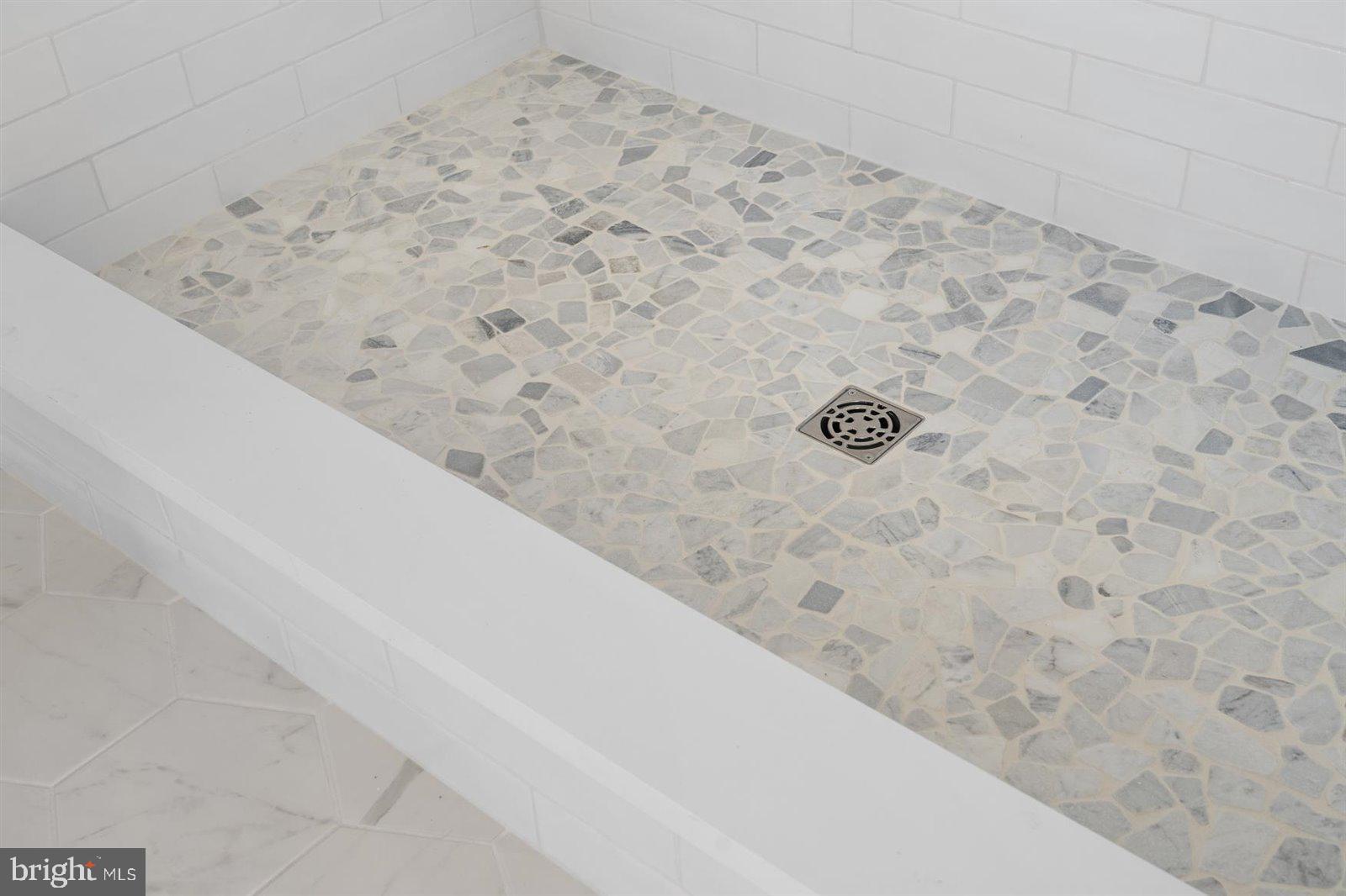 WALNUT HILL - Residential