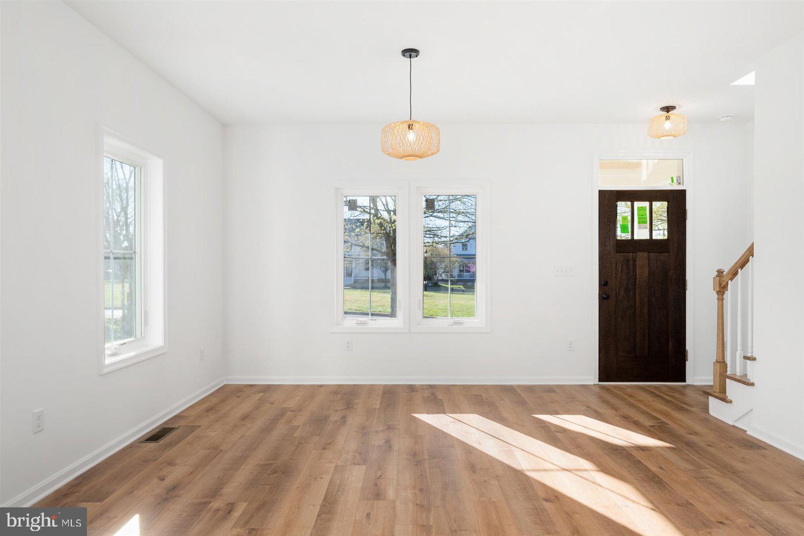 WALNUT HILL - Residential