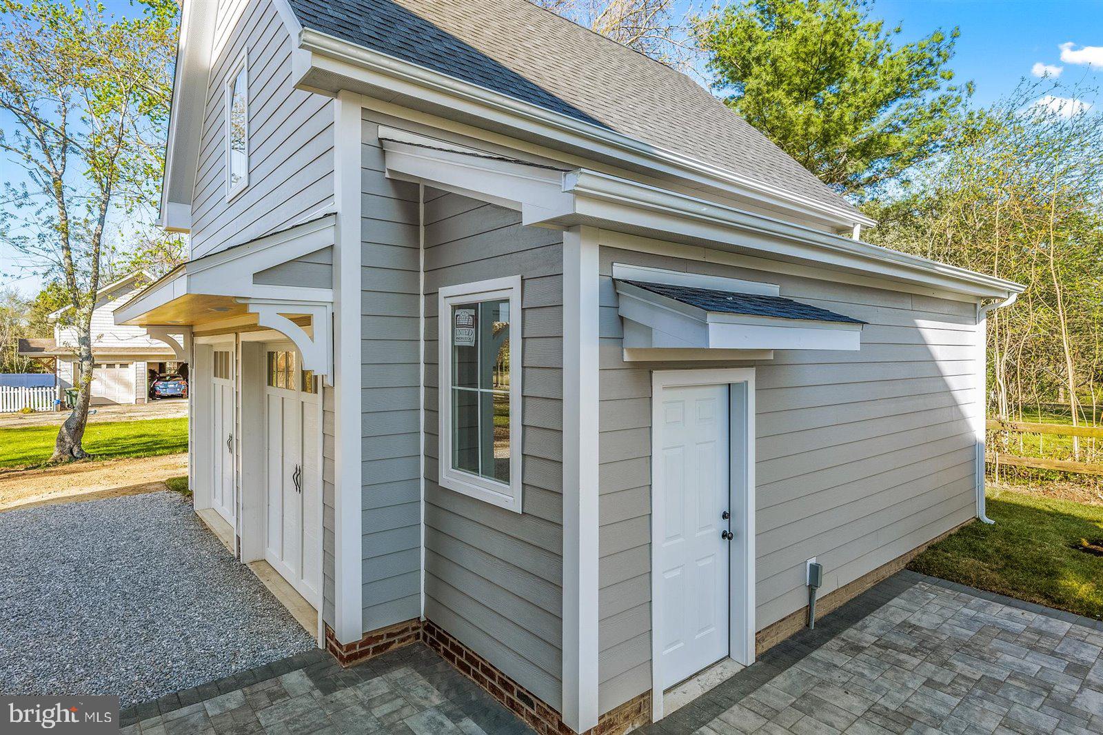 WALNUT HILL - Residential