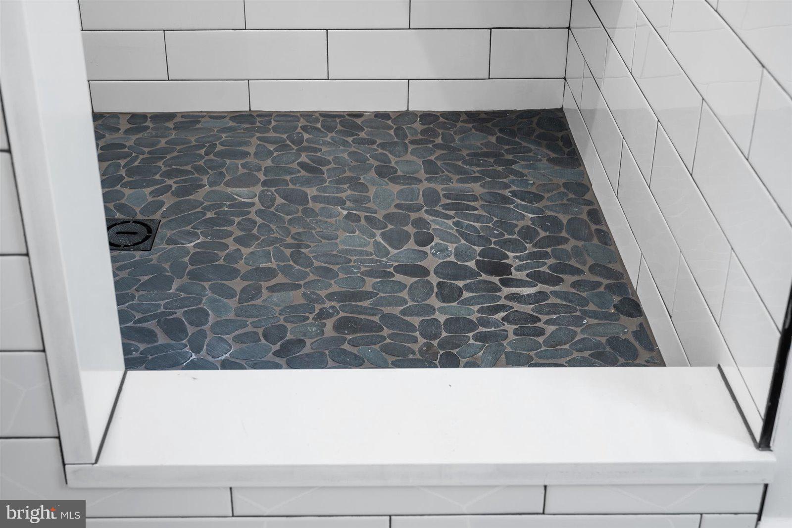 WALNUT HILL - Residential