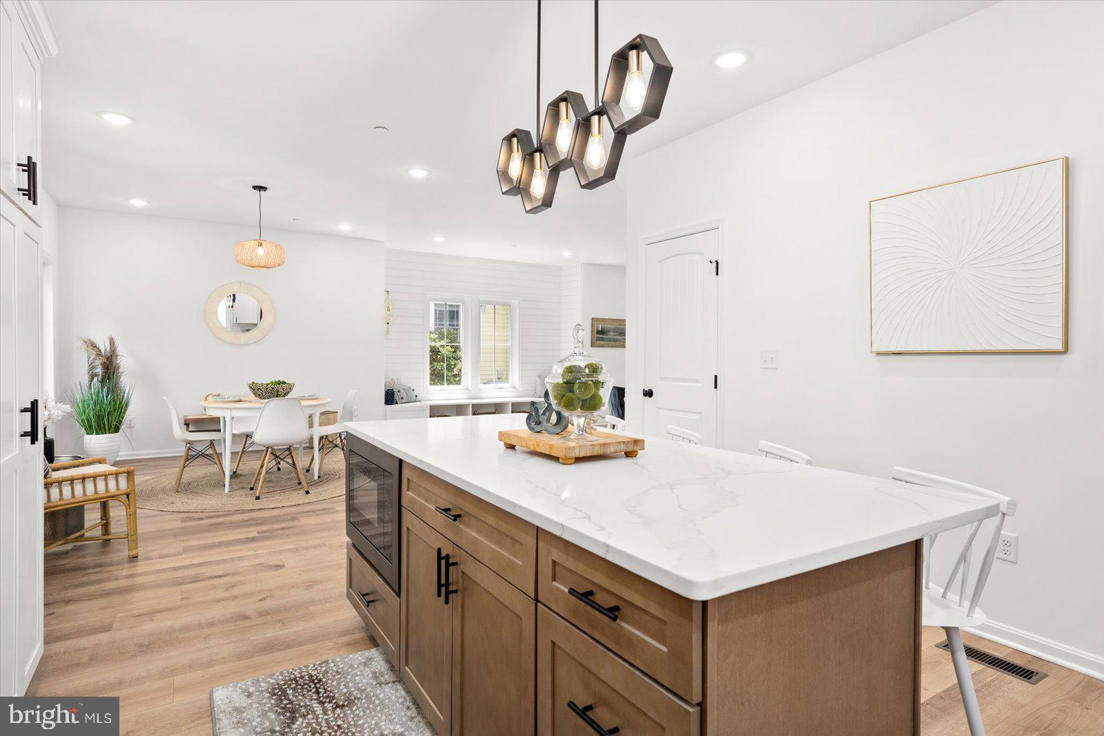 WALNUT HILL - Residential