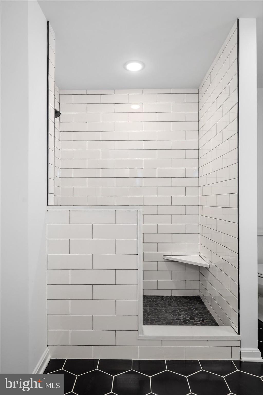 WALNUT HILL - Residential