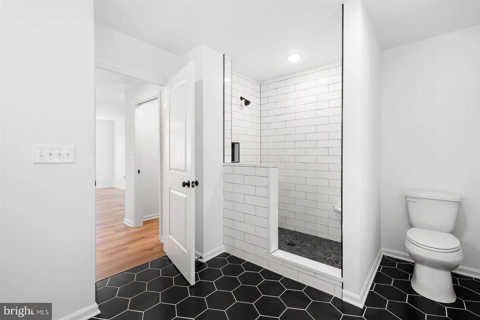 WALNUT HILL - Residential