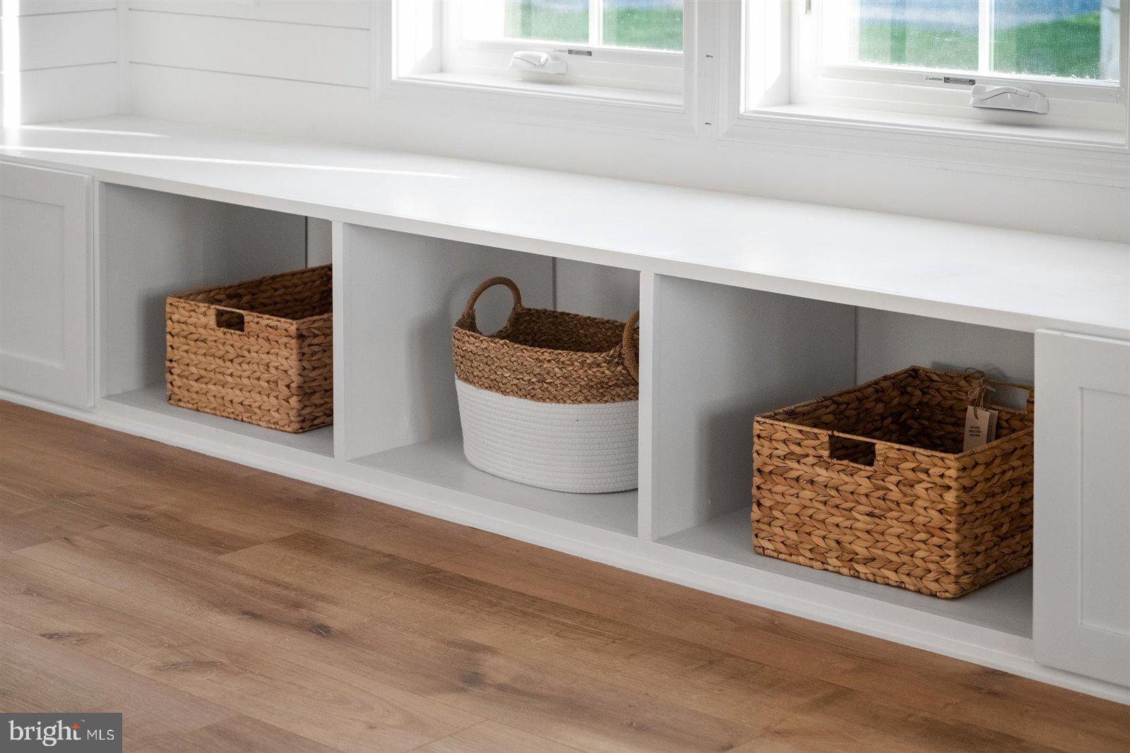 WALNUT HILL - Residential