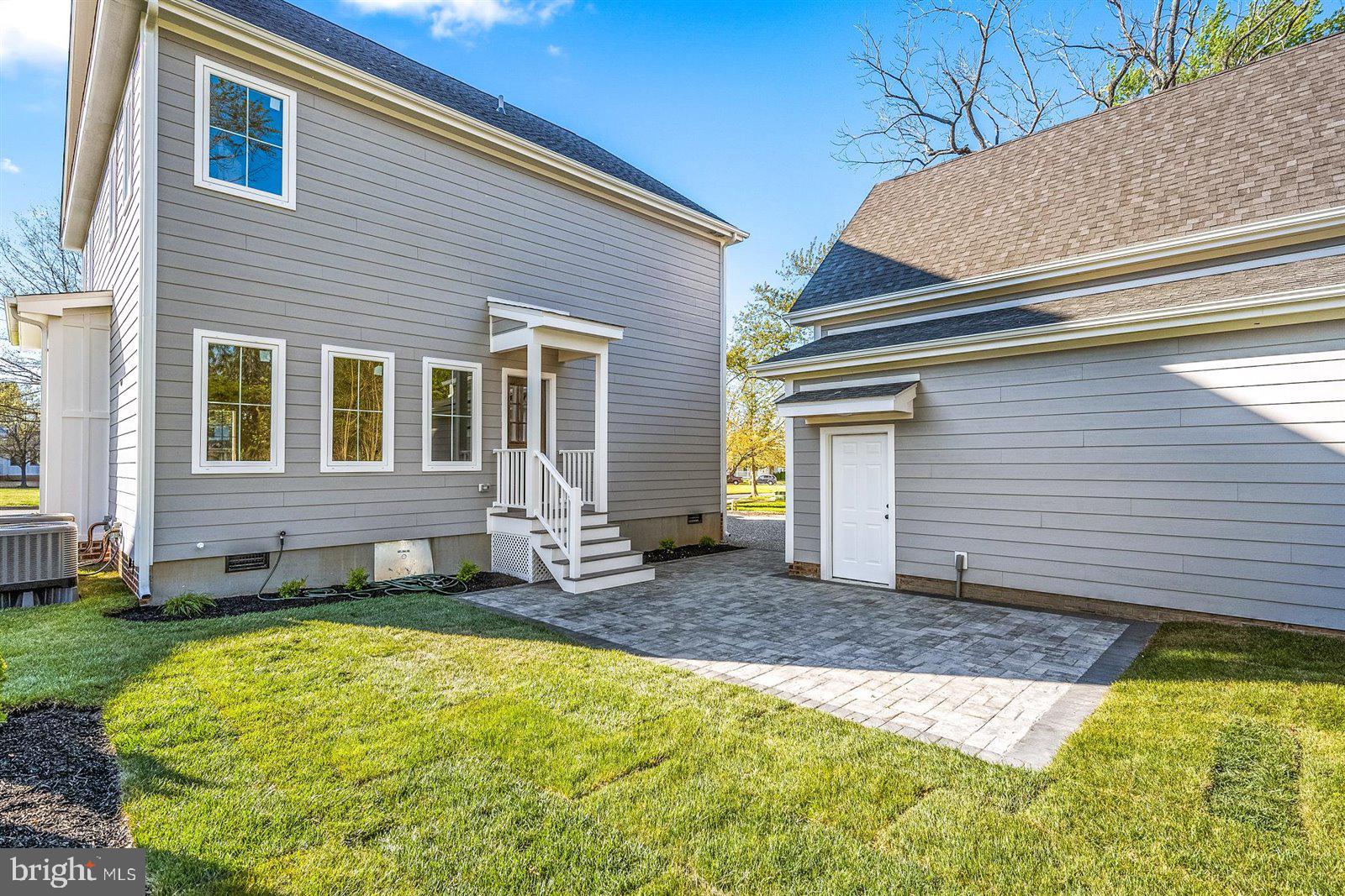 WALNUT HILL - Residential