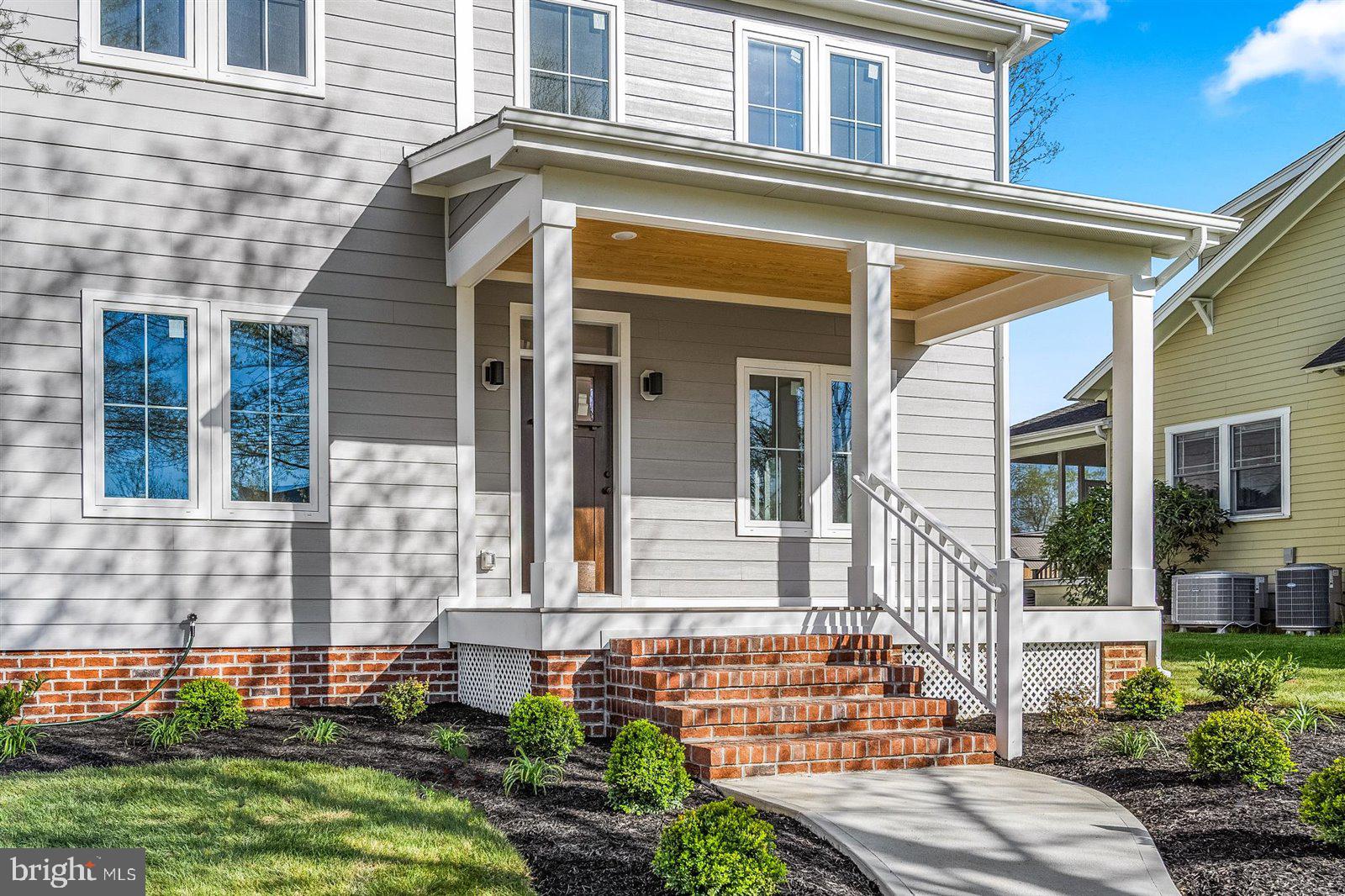 WALNUT HILL - Residential