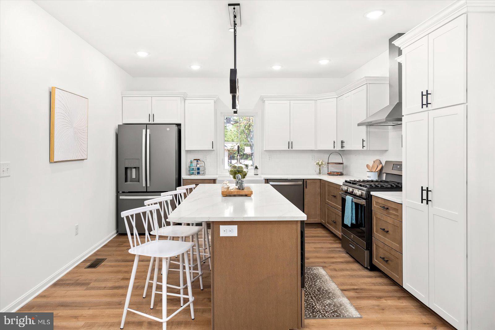 WALNUT HILL - Residential