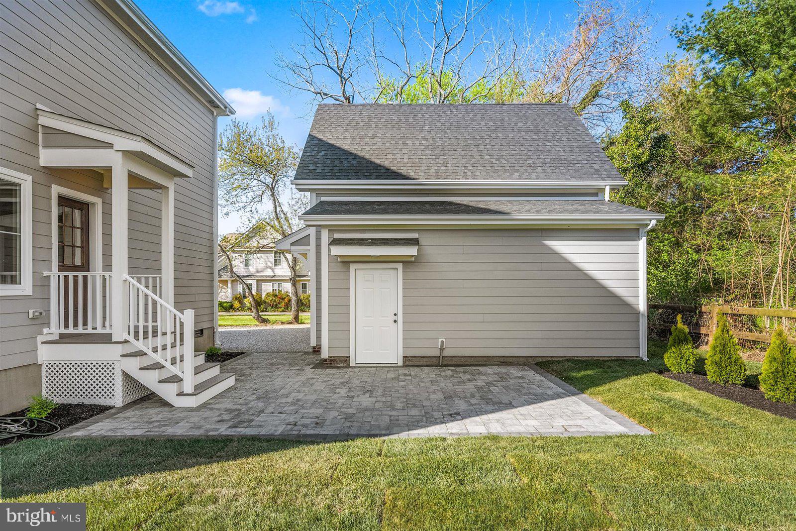 WALNUT HILL - Residential