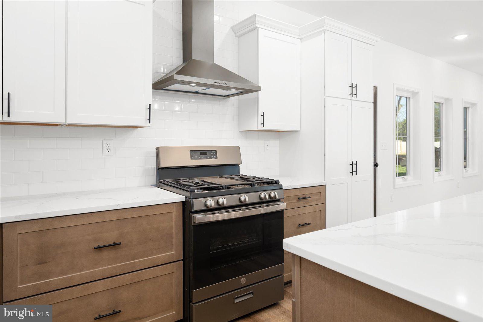 WALNUT HILL - Residential