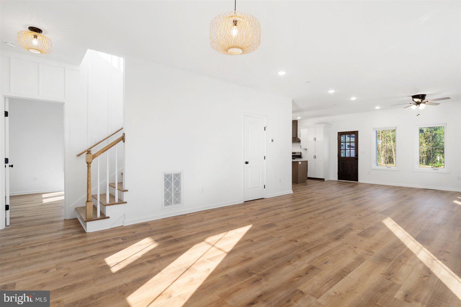 WALNUT HILL - Residential