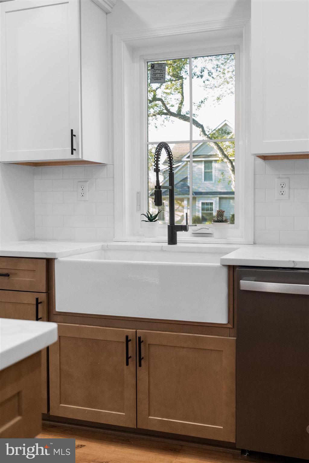 WALNUT HILL - Residential