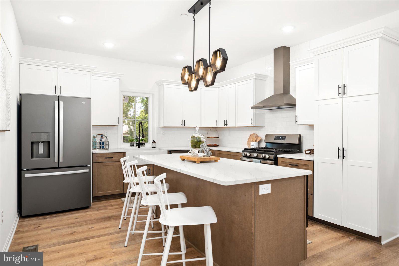 WALNUT HILL - Residential