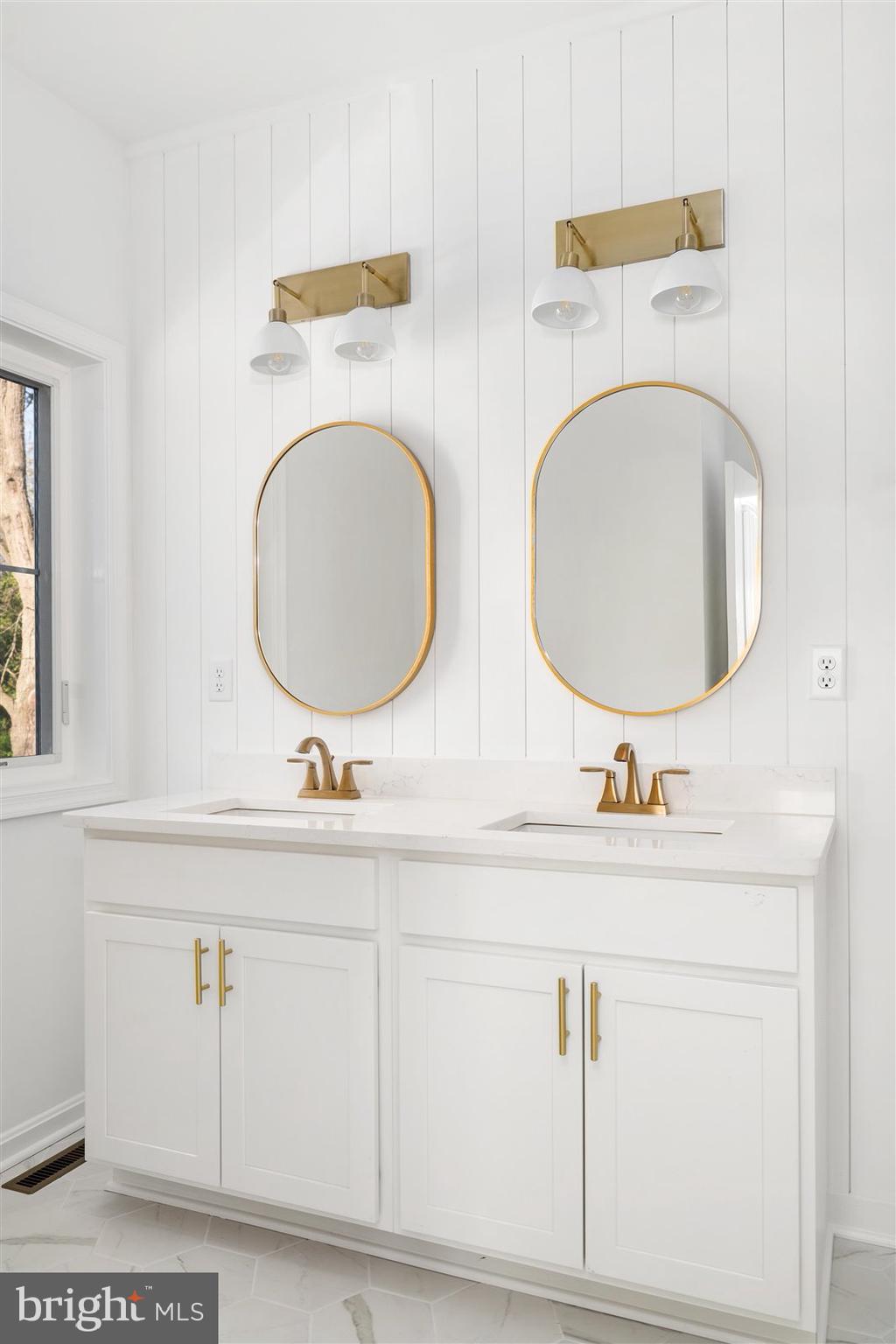 WALNUT HILL - Residential