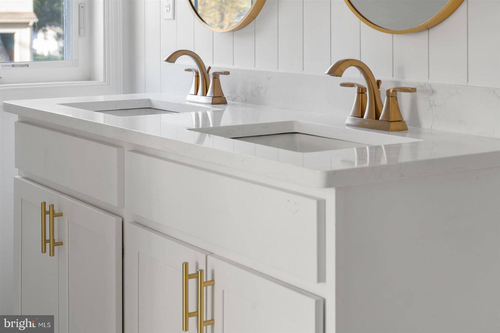 WALNUT HILL - Residential