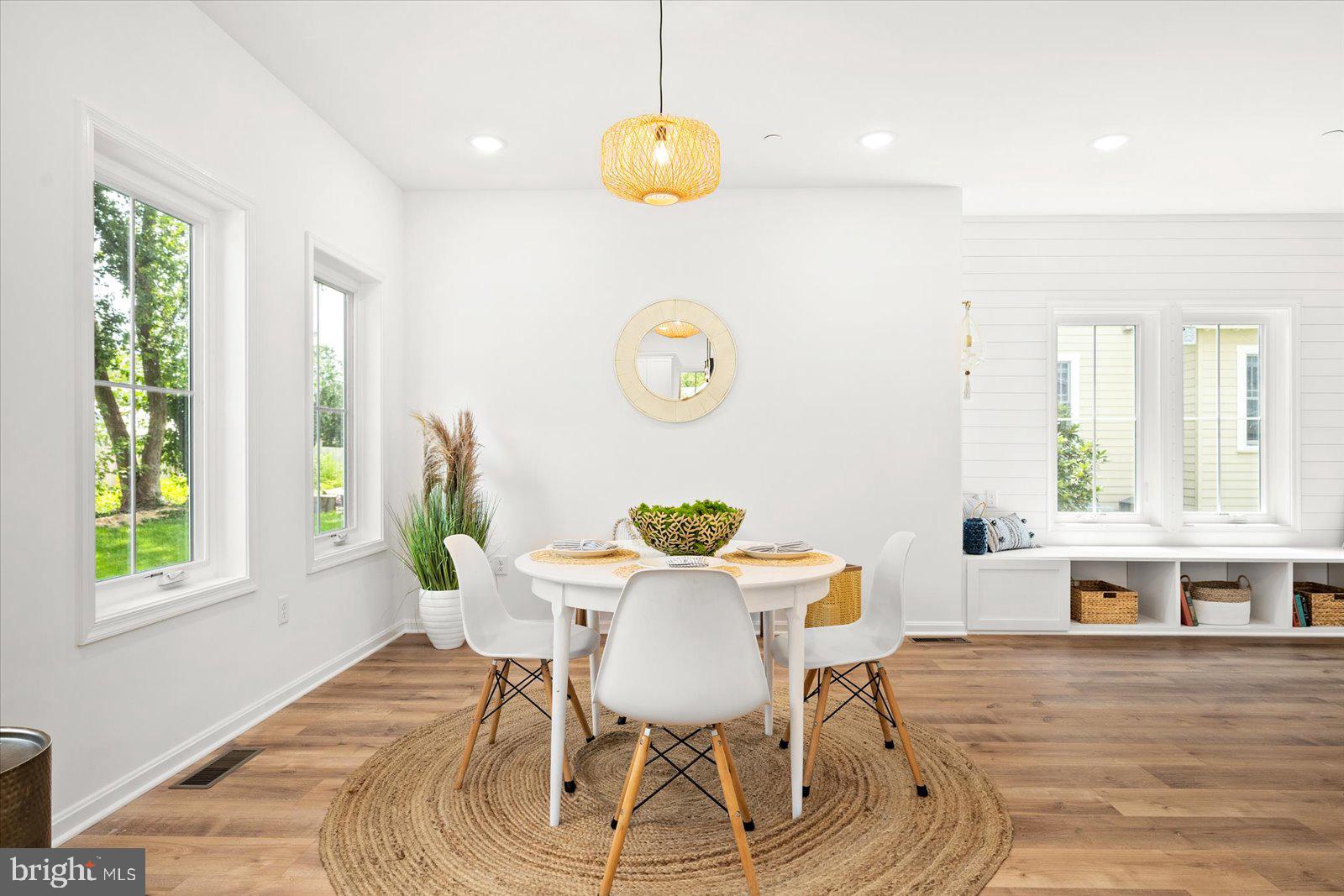 WALNUT HILL - Residential