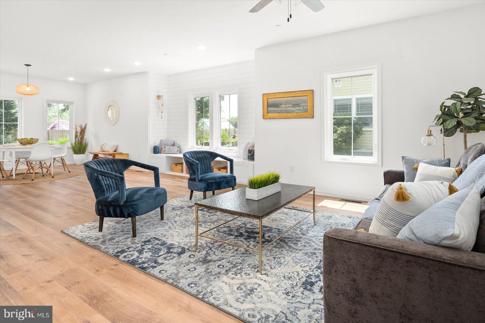 WALNUT HILL - Residential