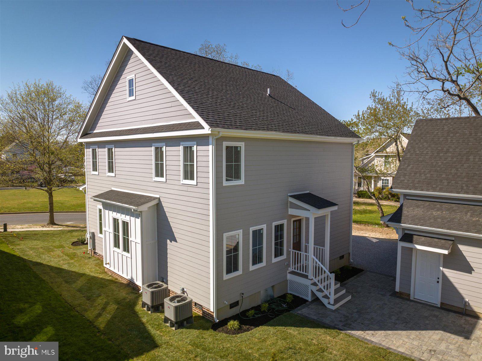 WALNUT HILL - Residential