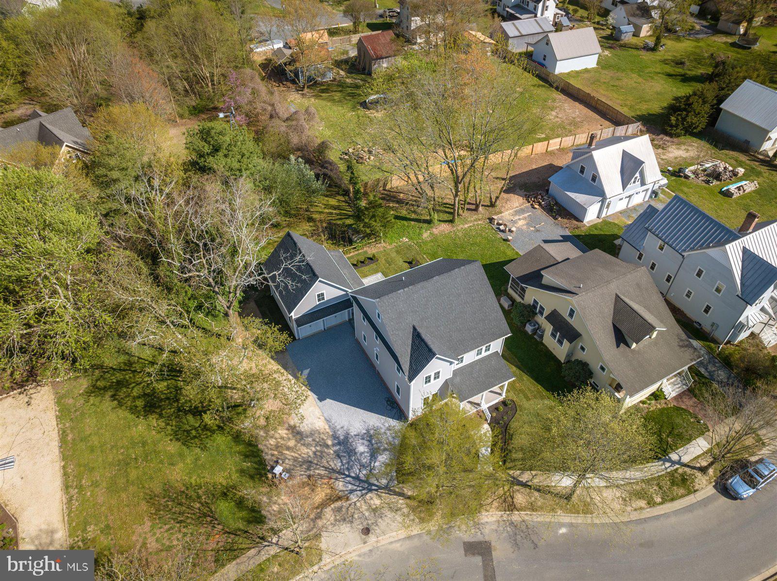 WALNUT HILL - Residential