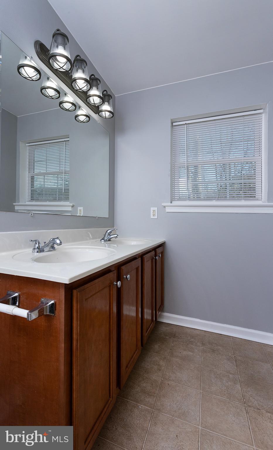 MIDDLETOWN - Residential