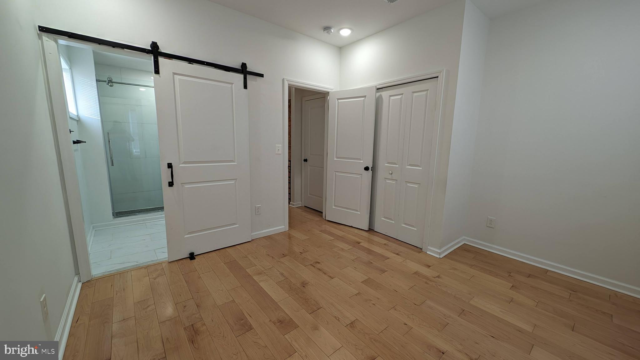 PORT RICHMOND - Residential Lease