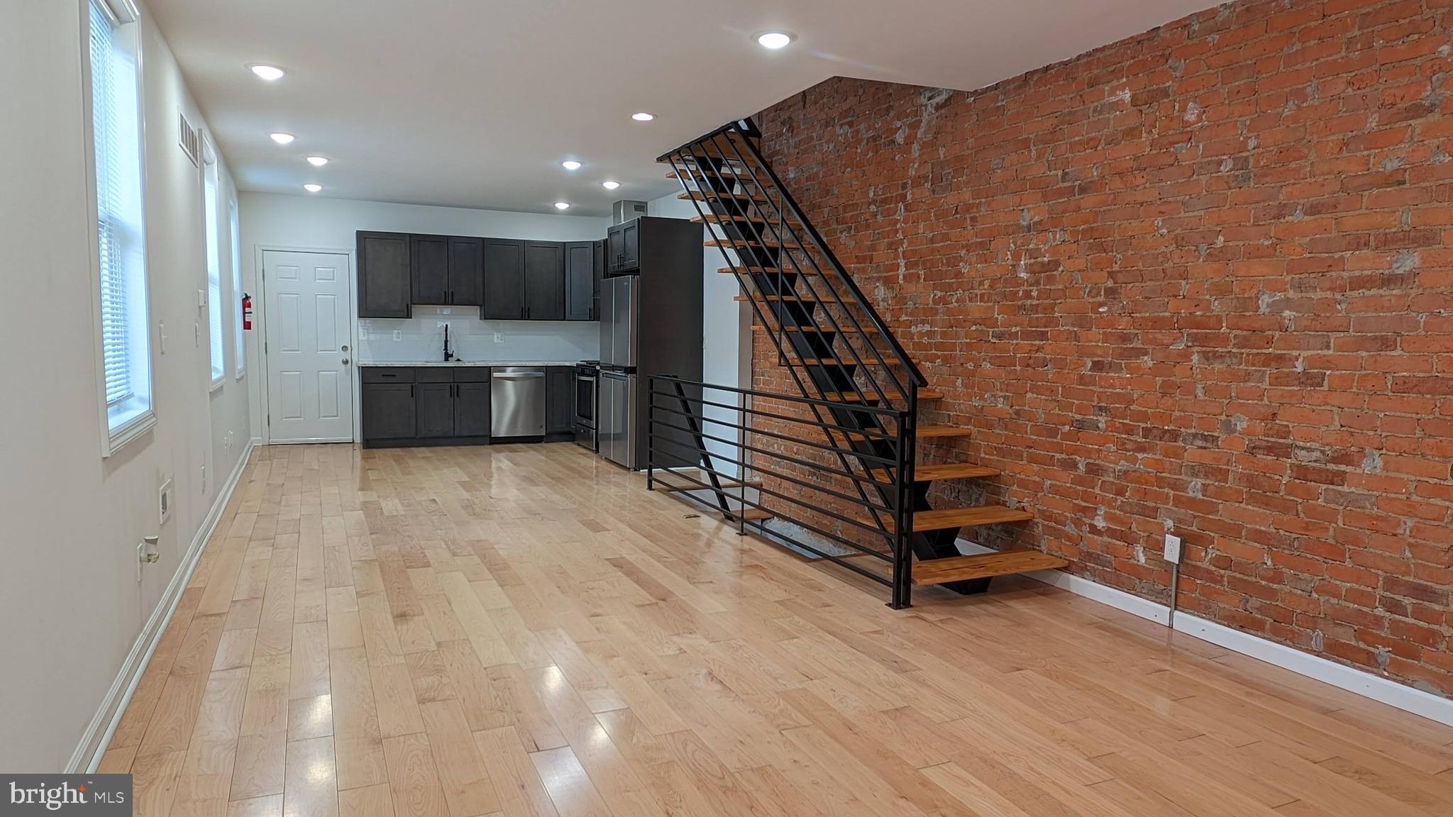 PORT RICHMOND - Residential Lease