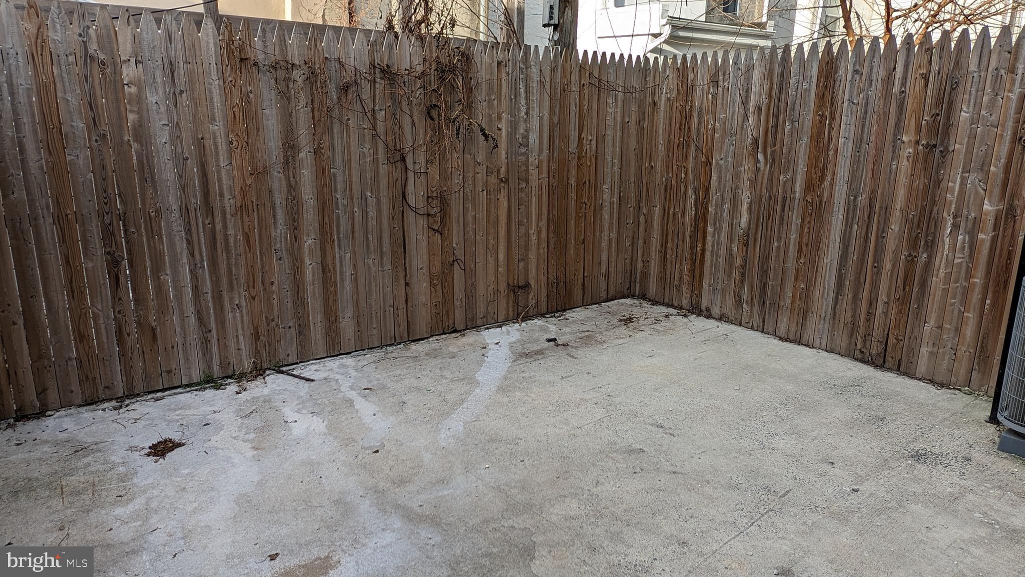 PORT RICHMOND - Residential Lease