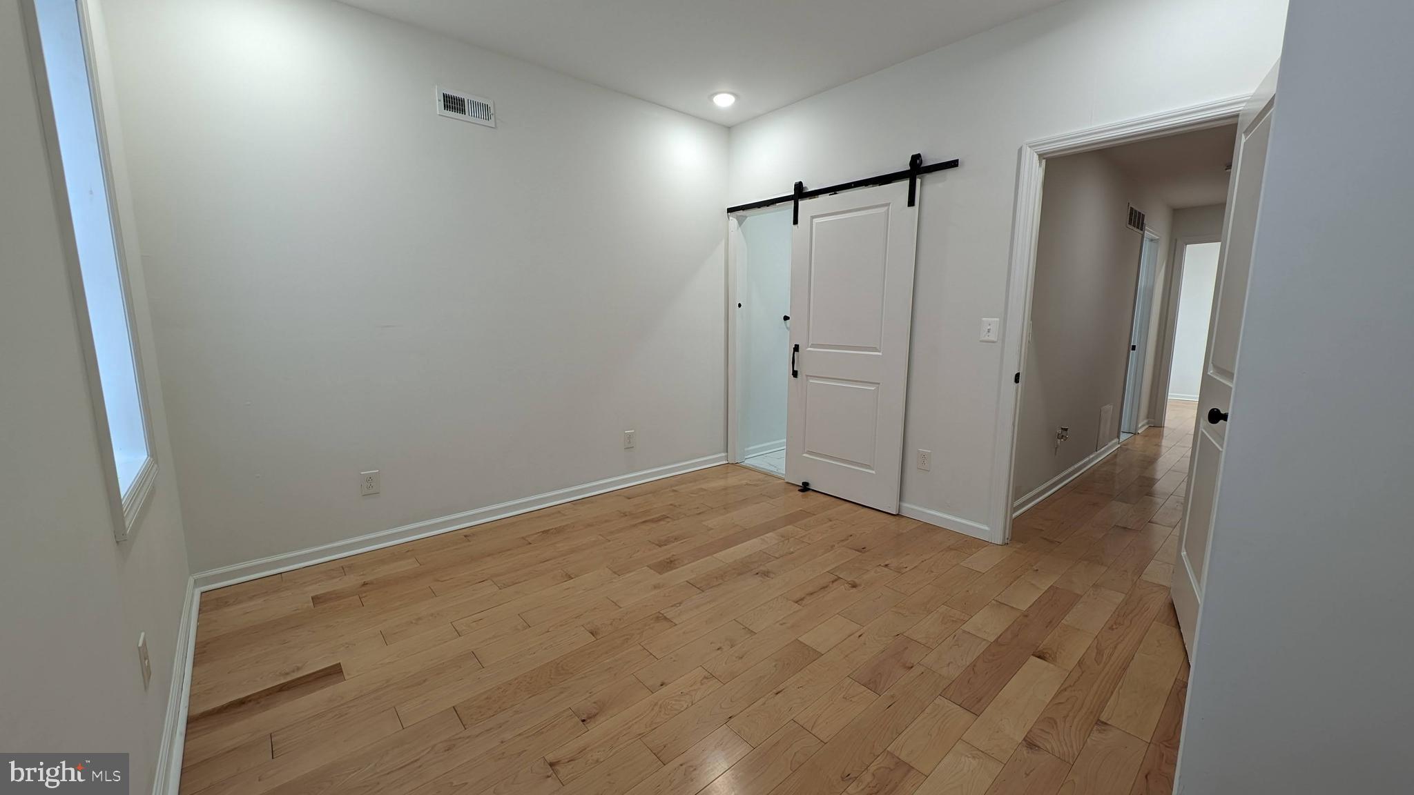 PORT RICHMOND - Residential Lease