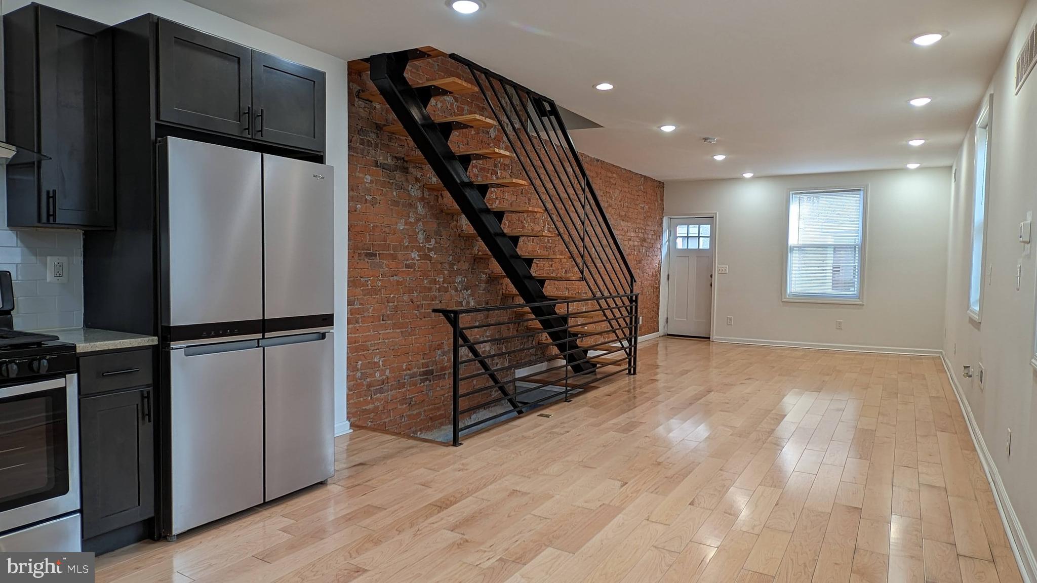 PORT RICHMOND - Residential Lease