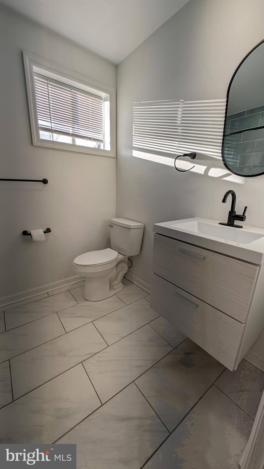 PORT RICHMOND - Residential Lease