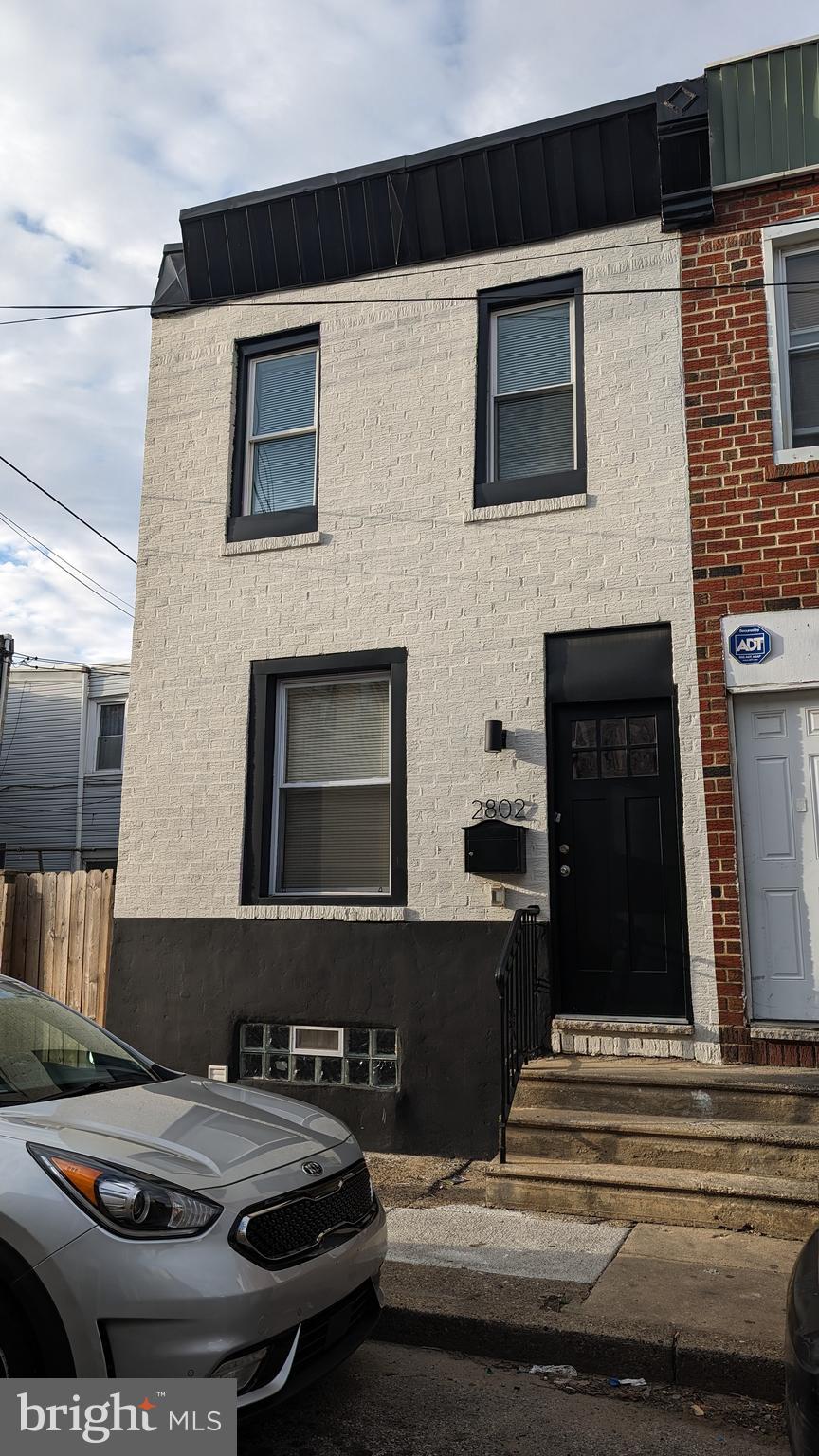 PORT RICHMOND - Residential Lease