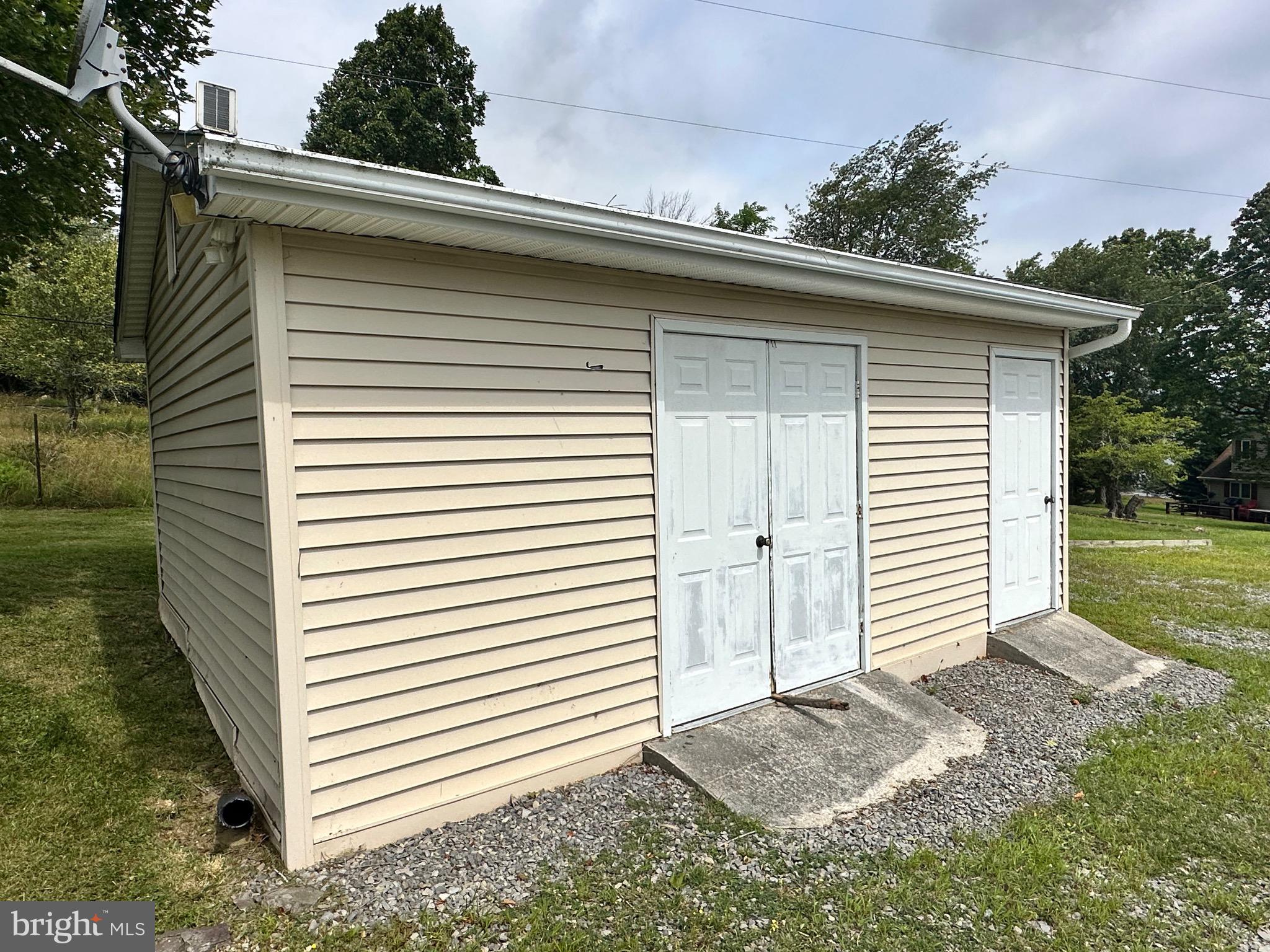 MOUNTAIN MEADOWS - Residential