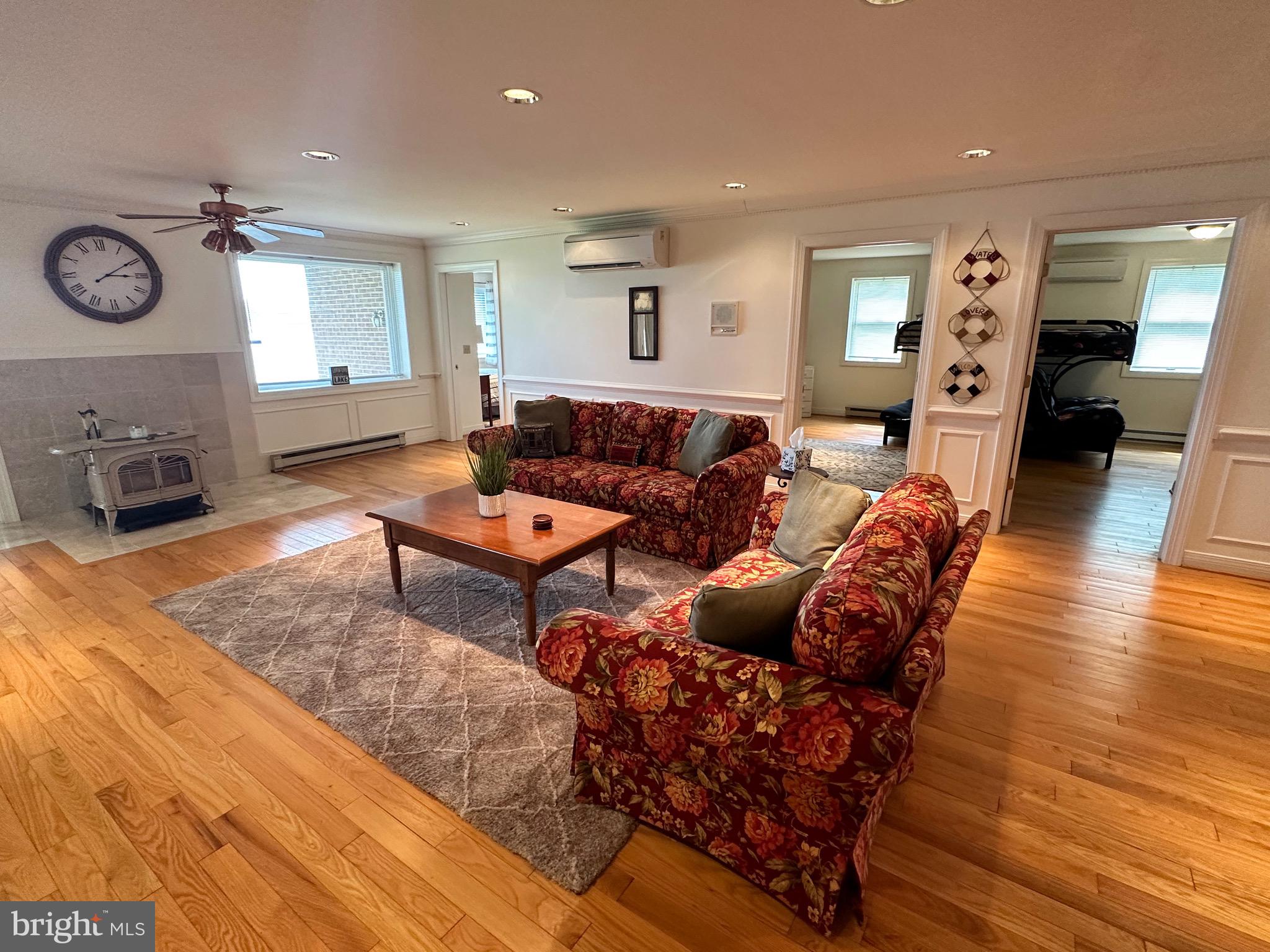 MOUNTAIN MEADOWS - Residential