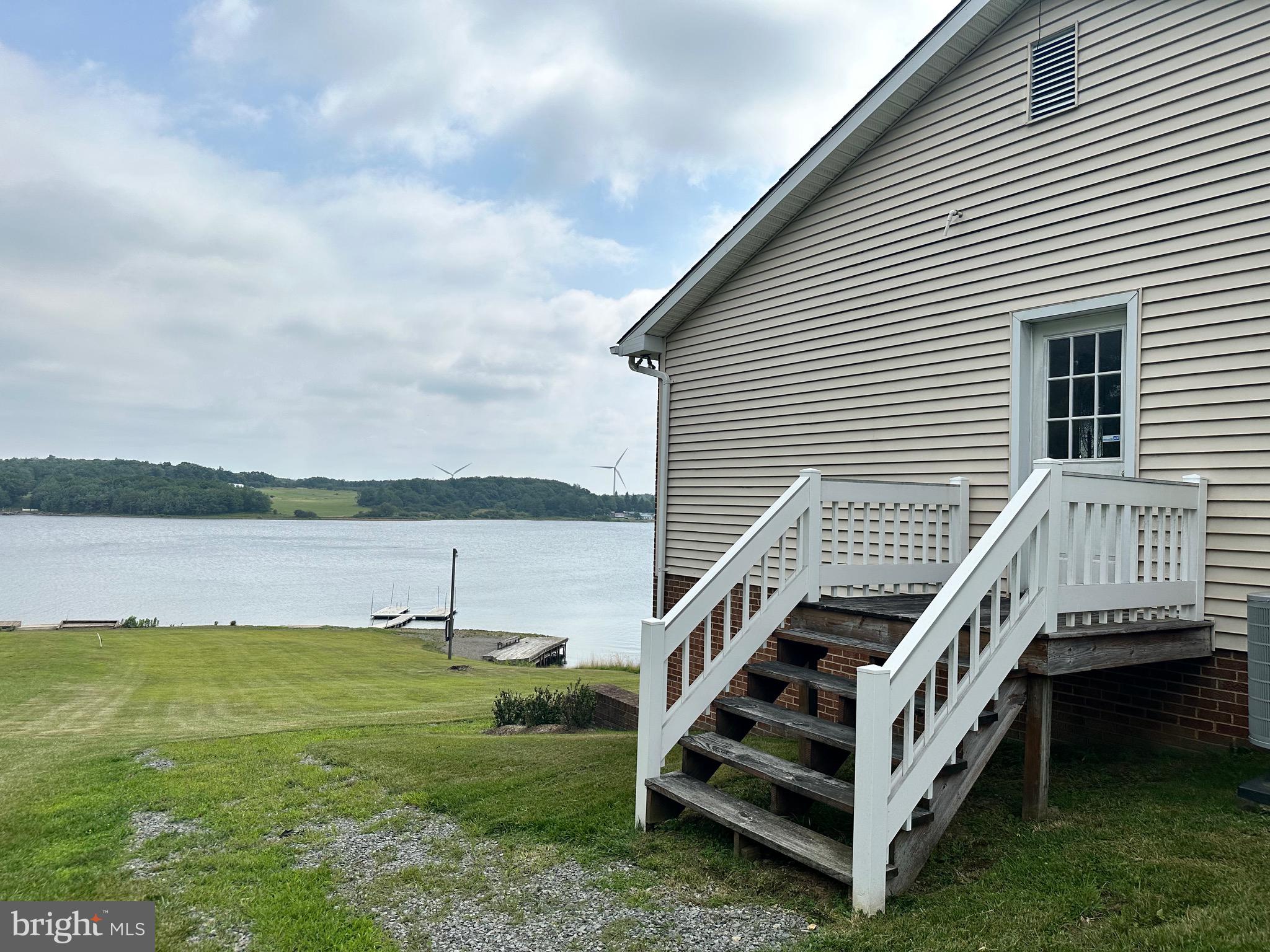 MOUNTAIN MEADOWS - Residential