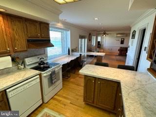 MOUNTAIN MEADOWS - Residential