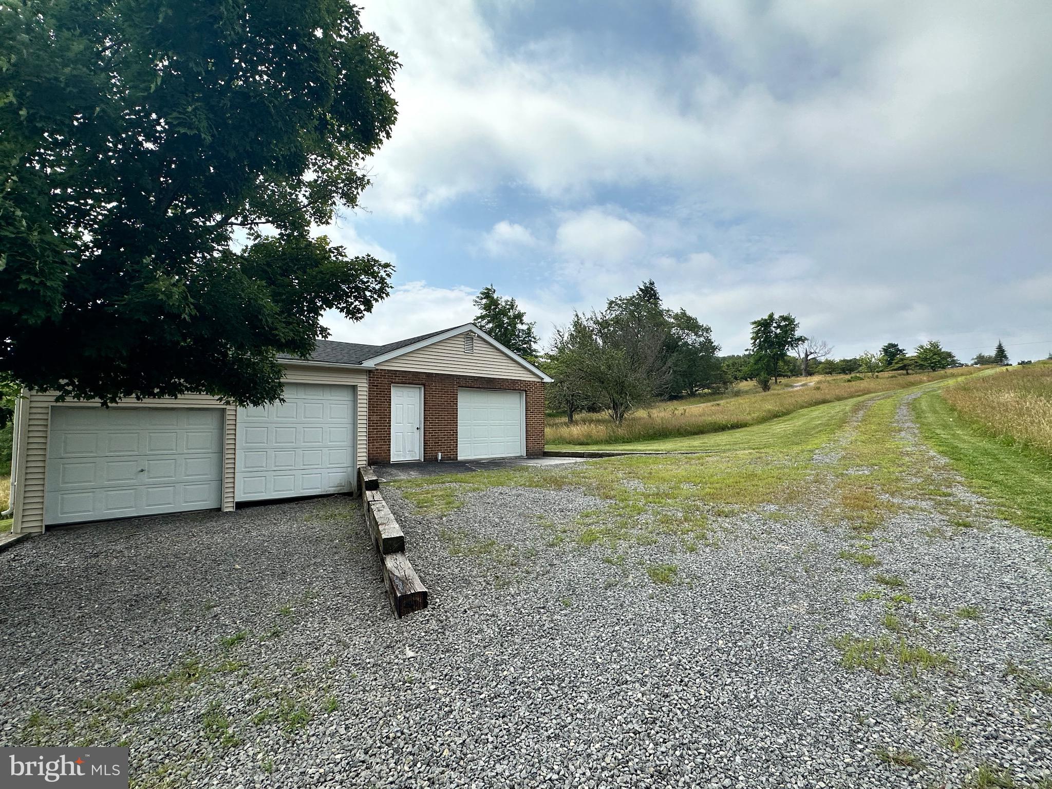 MOUNTAIN MEADOWS - Residential