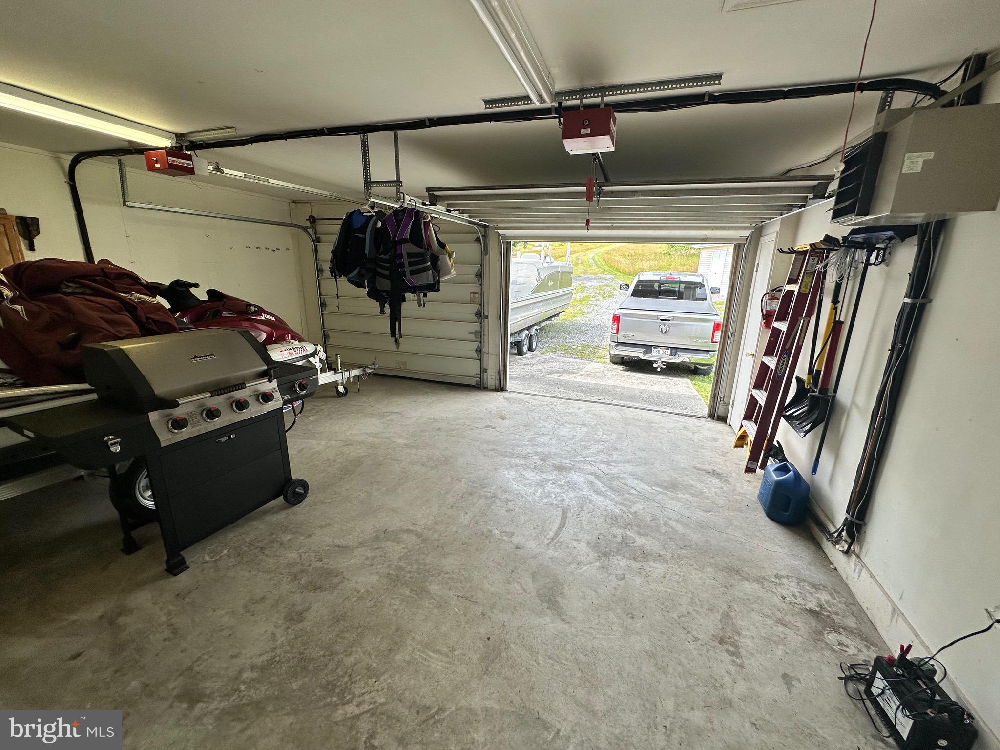 MOUNTAIN MEADOWS - Residential