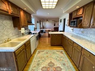 MOUNTAIN MEADOWS - Residential