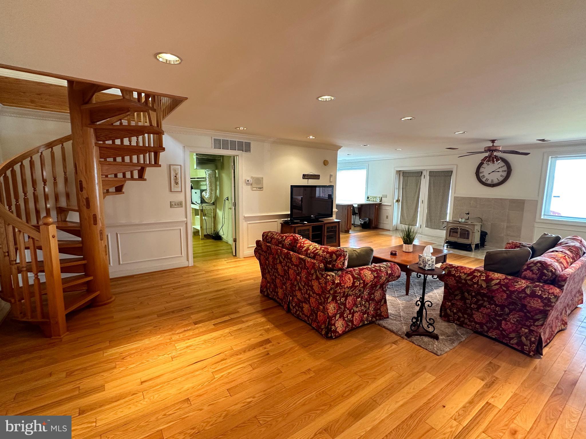 MOUNTAIN MEADOWS - Residential