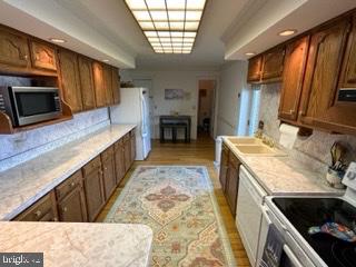 MOUNTAIN MEADOWS - Residential