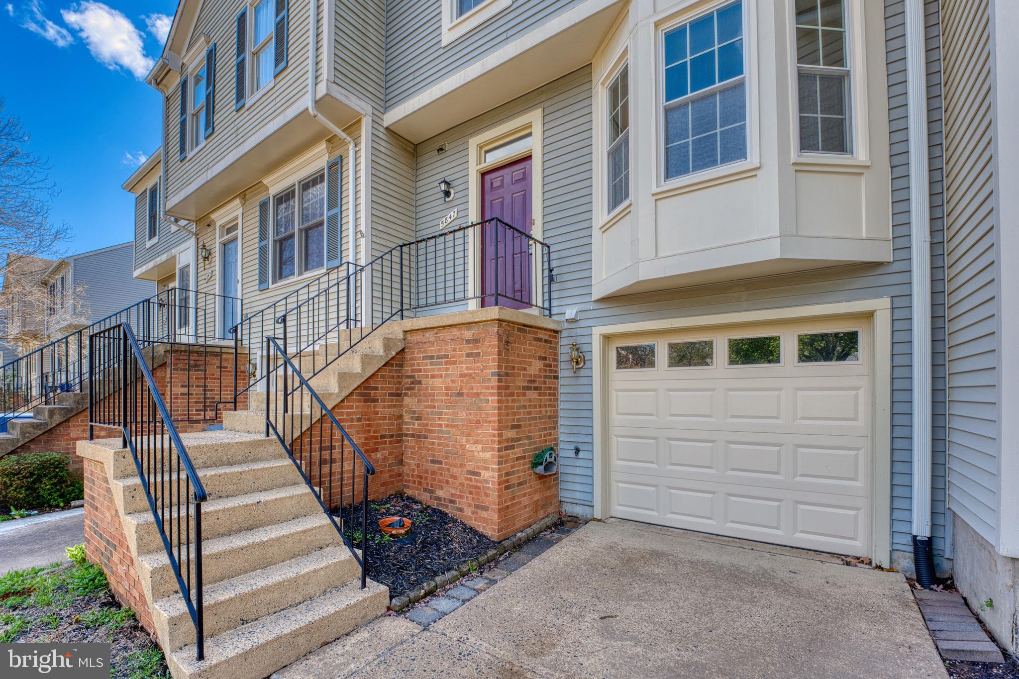 SULLY STATION - Residential Lease